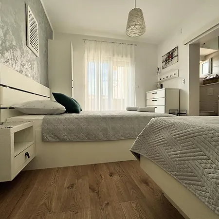 Sea & Sun Apartment